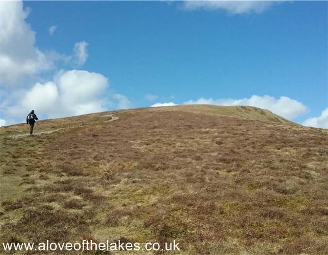 The track to Carl Side