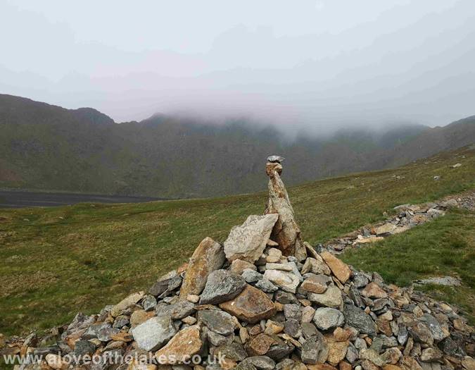 The cairn on the Glenridding path