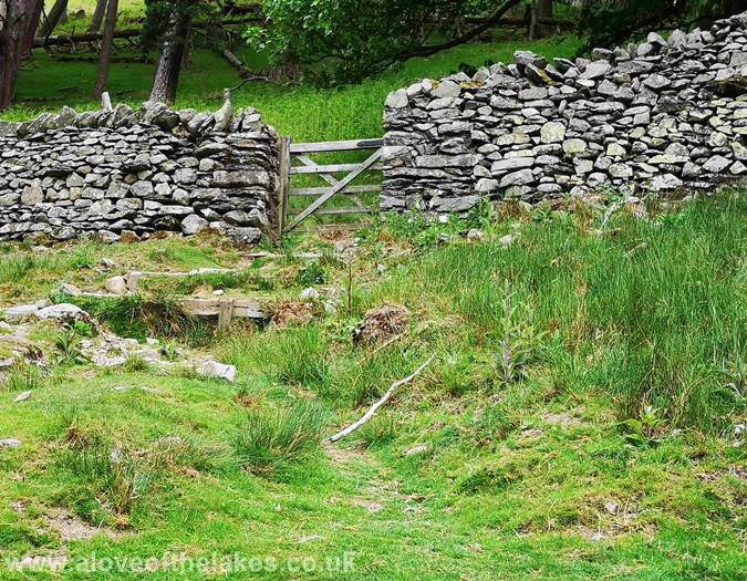 The track to the Hole in the Wall