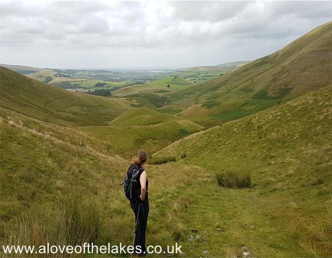 Climbing up towards Trusmador