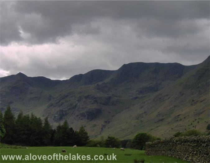 Looking towards Dollywaggon and Nethermost Pikes