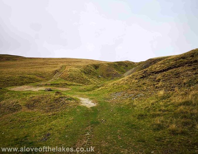 Approaching the ridge to High Pike