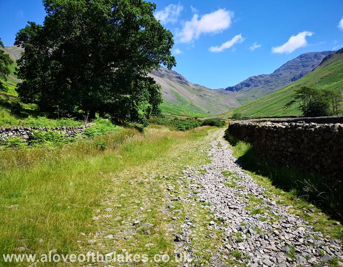 Heading towards Gable Beck