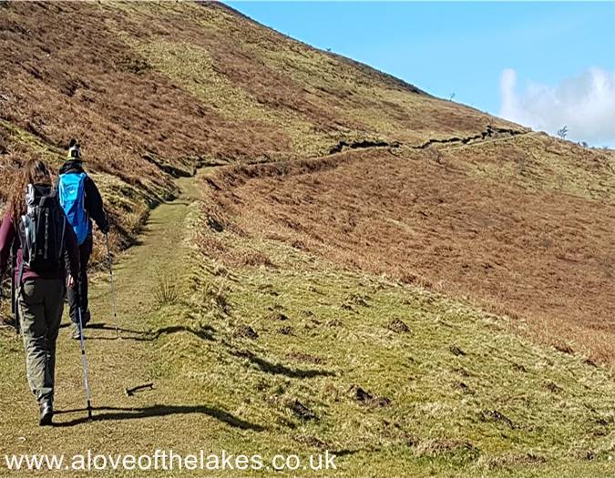 The path swings right