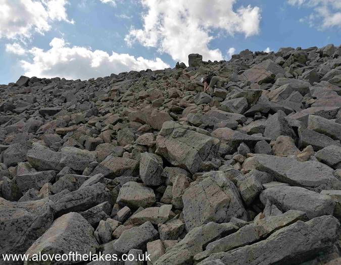 The boulder field on the way to Pillar