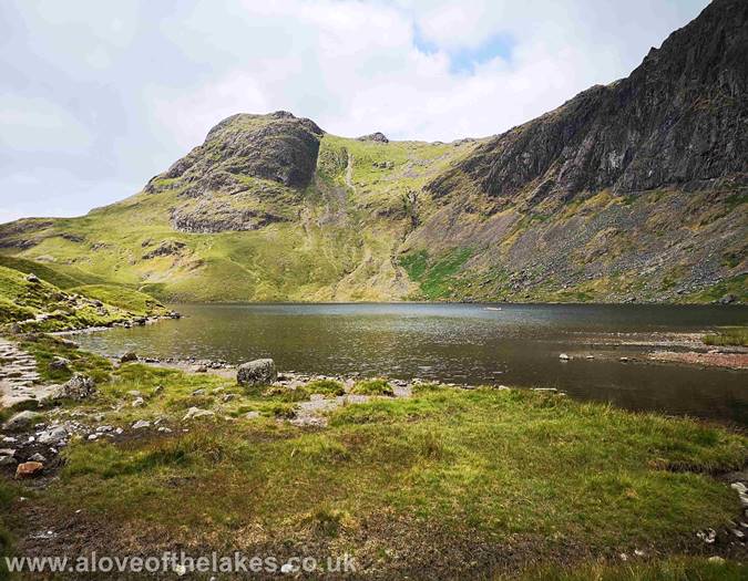 Skirting the edge of the Tarn